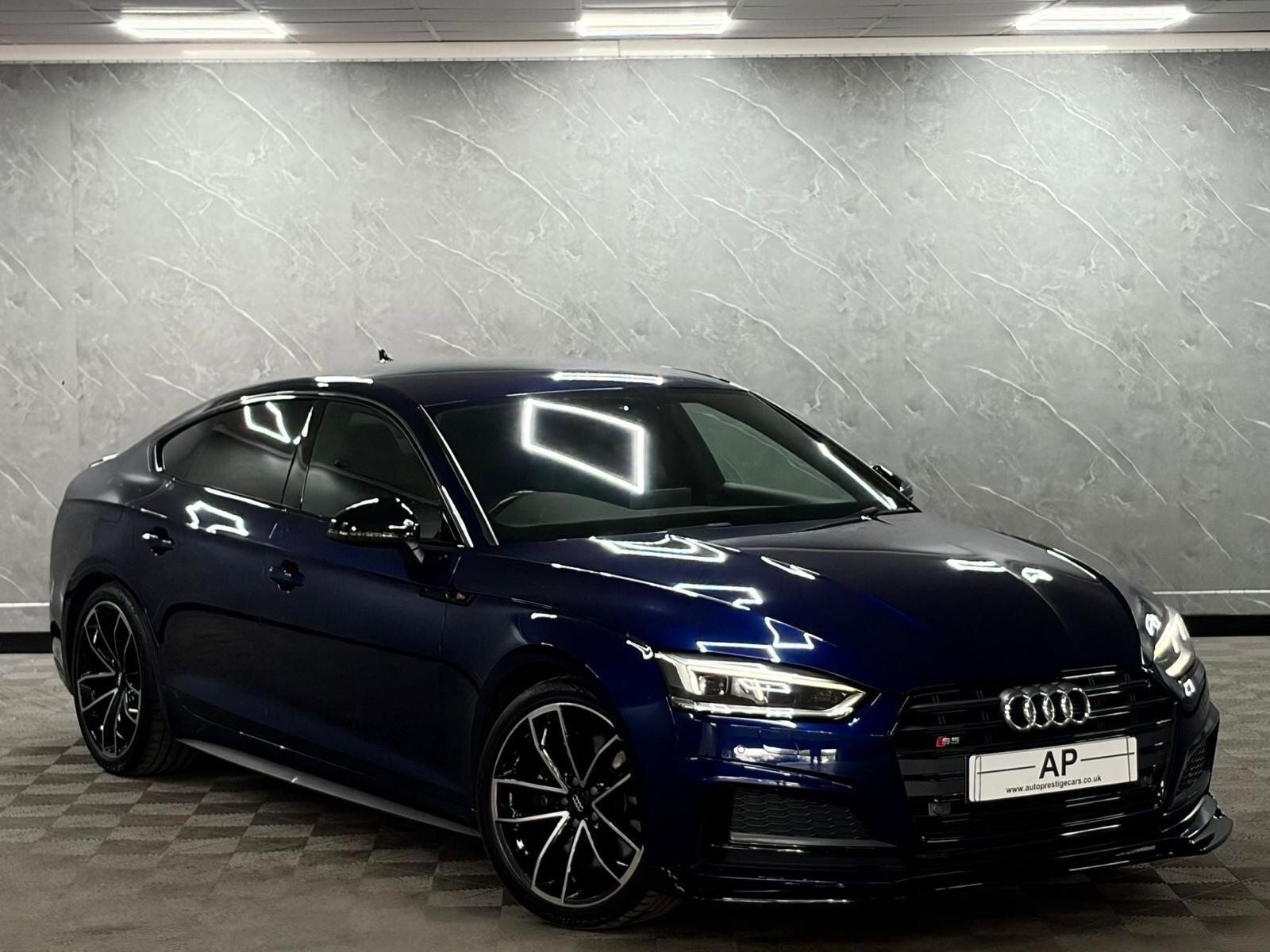 Audi S5 secondary view
